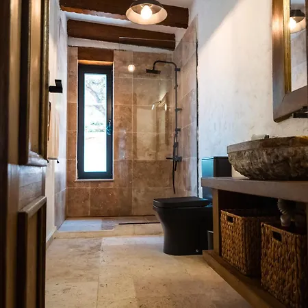 Villa Property1 *